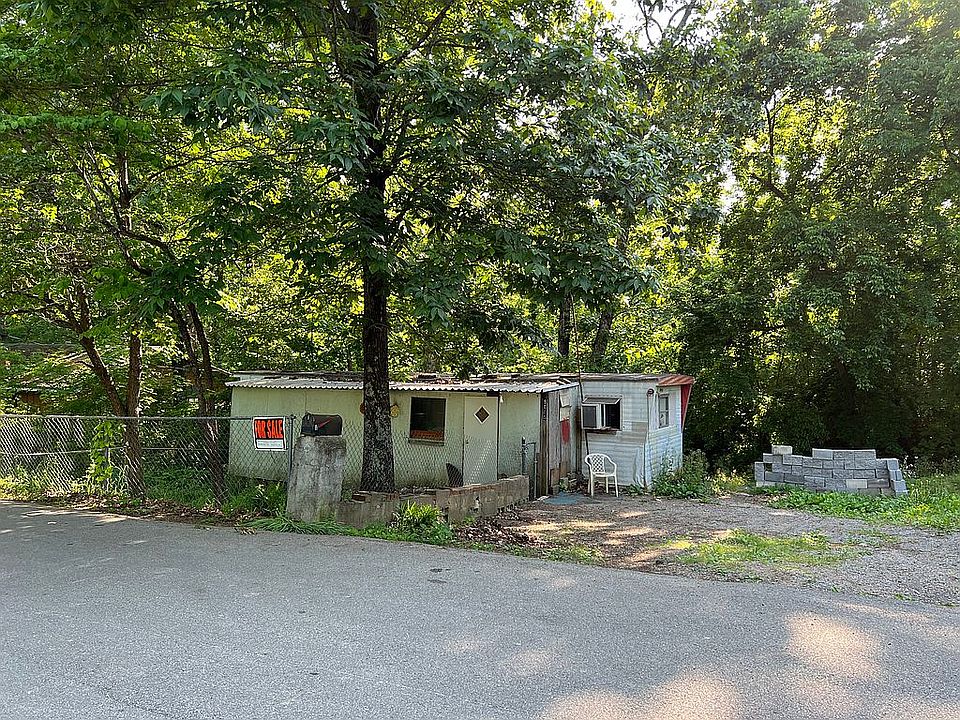 2nd image of 9005 Wren St