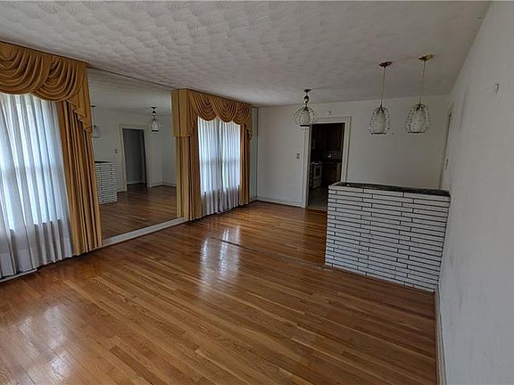 3rd image of 1326 26th St