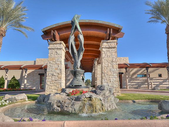 5th image of 2063 W Olive Way