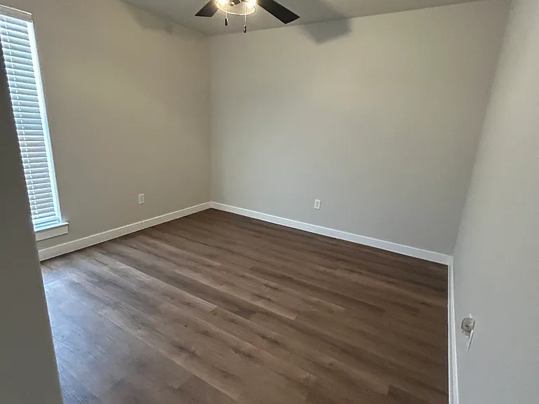Middle Bedroom