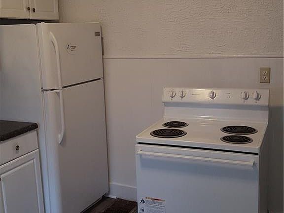 4th image of 3142 N Kenwood Ave
