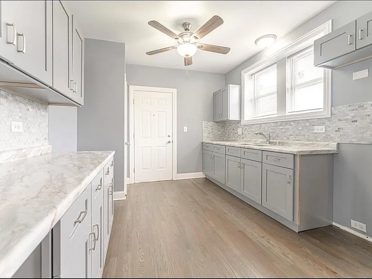 8602 S Yates Blvd — Photo 3