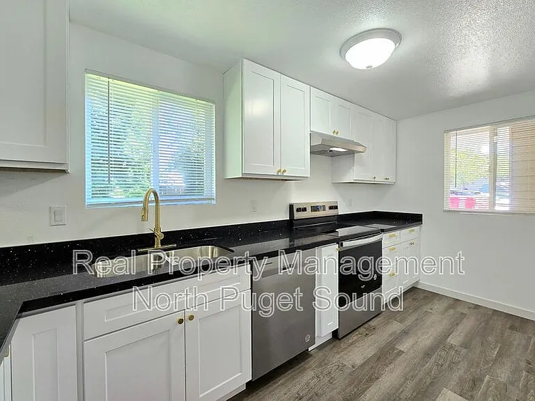 4505 100th St NE #B10 — Photo 5