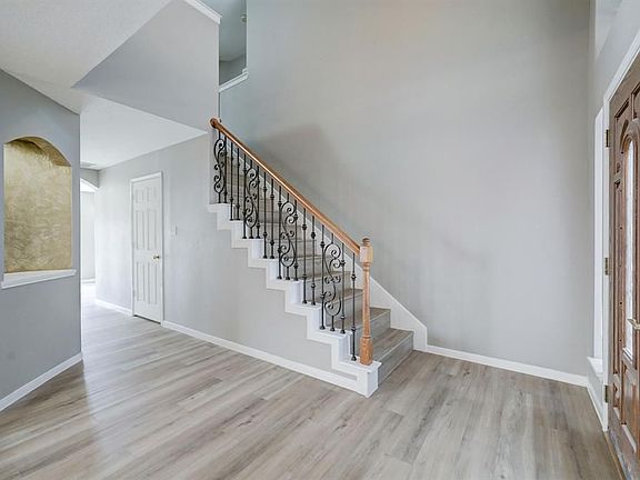 2nd image of 2007 Autumn Fern Dr