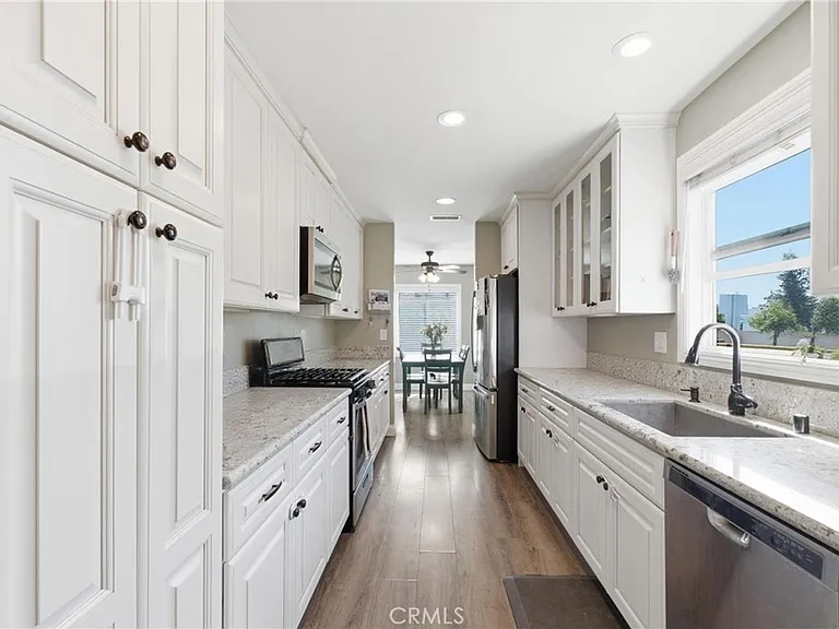 3403 Roxanne Ave — Photo 16