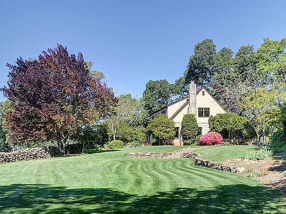 2nd image of 511 Stonehouse Ct
