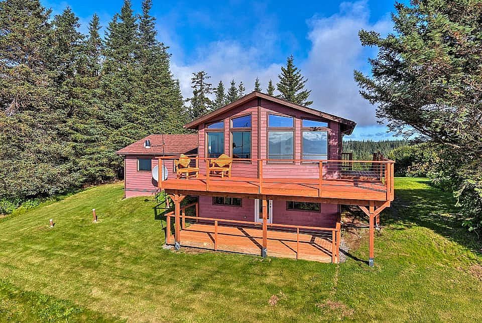 2nd image of 370 Crestwood Cir