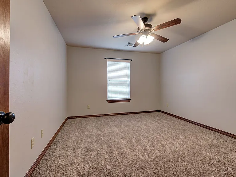 18520 Haslemere Ln — Photo 35