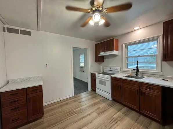 312 N Liberty St, Marshall, MI 49068