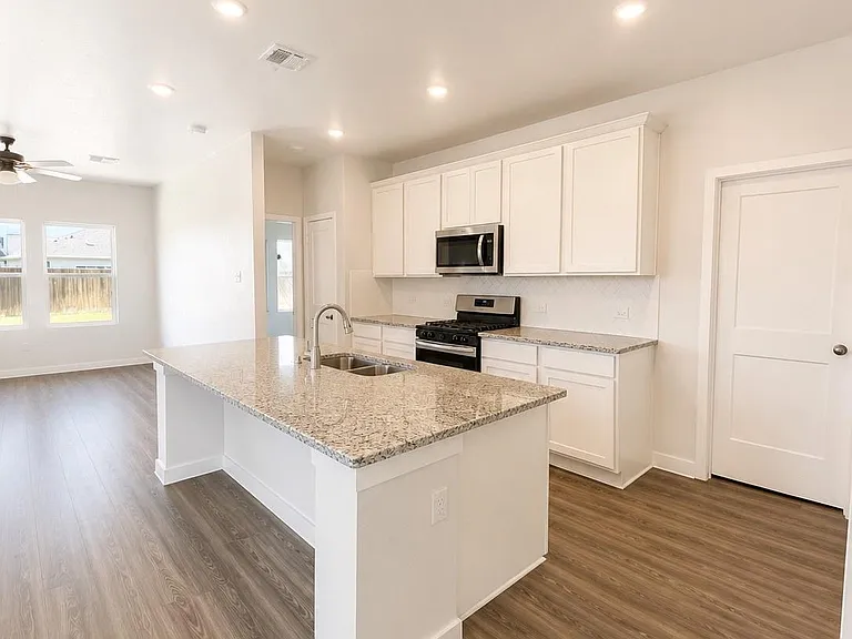 14125 Lost Mill Rd — Photo 2