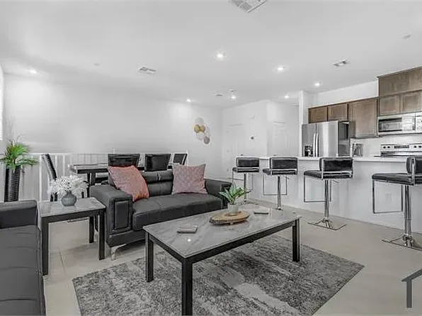 5617 Steampunk St, Las Vegas, NV 89118