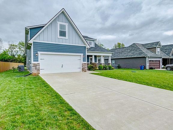 3rd image of 710 Laurel Ln