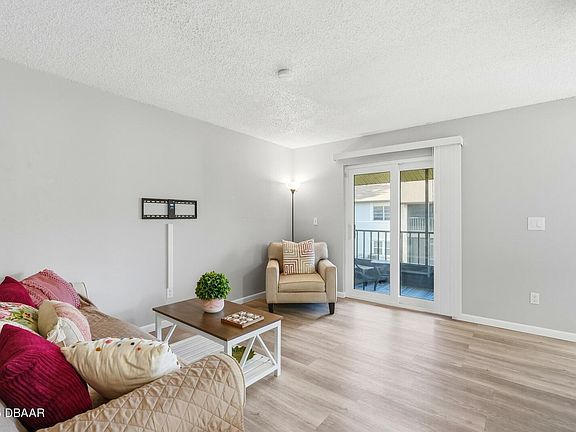 5th image of 415 Banana Cay Dr APT J