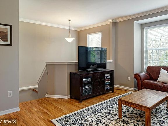 3rd image of 4616 Odessa Dr