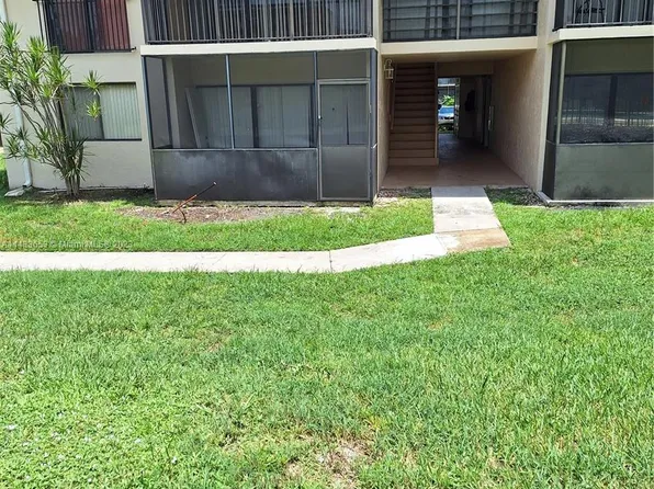 5805 Washington St APT 16, Hollywood, FL 33023