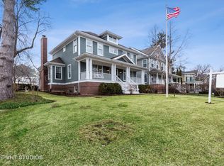 430 S 1st St, Geneva, IL 60134