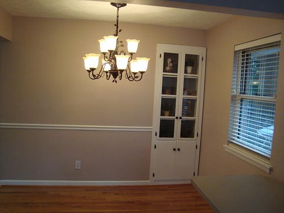 4th image of 1018 Rosemary Ave SE