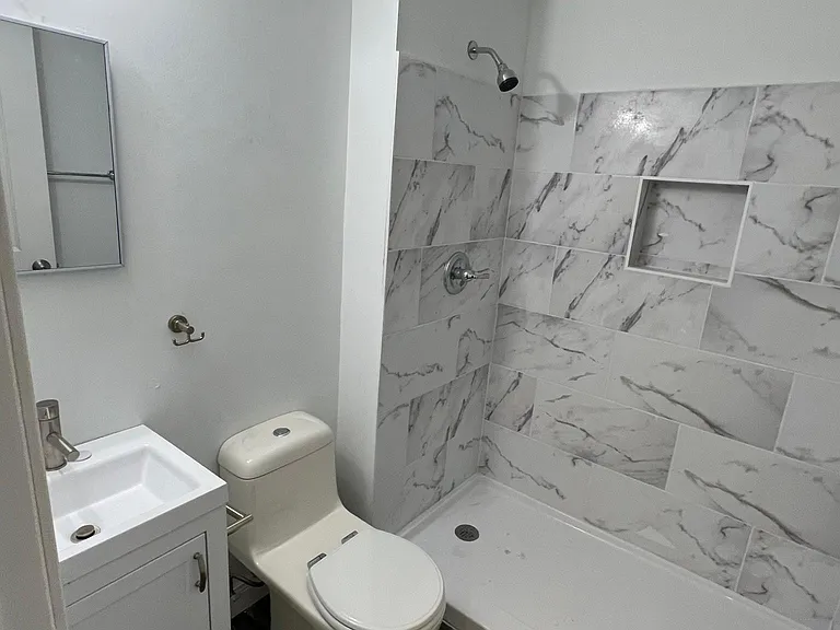 2212 E Monument St #2 — Photo 9