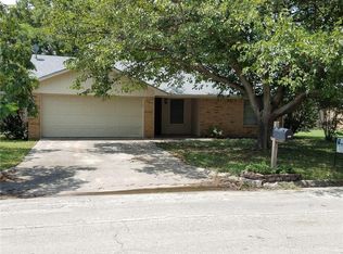 225 Diane Dr, Sanger, TX 76266