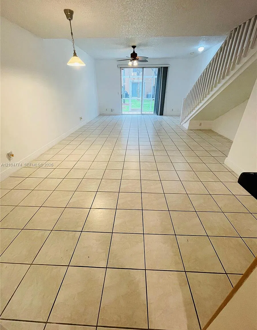 Sectors 3 & 4 Boundary Pl — Photo 2