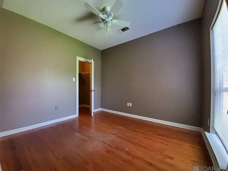 3853 Northshore Ave — Photo 5