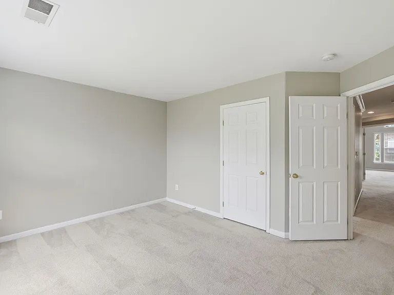 6008 Preswell Ct — Photo 16