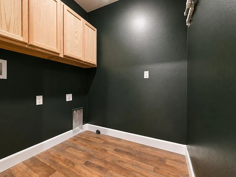 927 Remington Green Dr SE — Photo 39