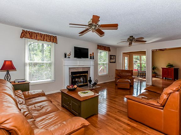 4th image of 3002 Shadowbrook Dr