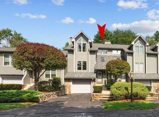 7 Shadowbrook Ln APT E, Smithfield, RI 02917