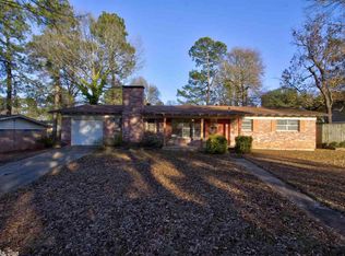 4 Meadow Ln, Texarkana, TX 75503