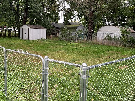 2nd image of 469 Jamesgate Ct
