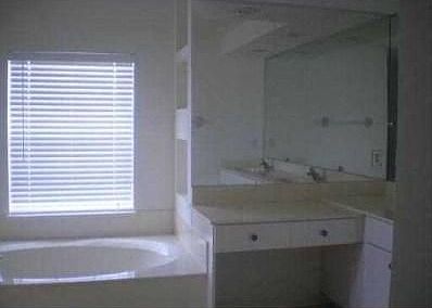 5th image of 149 NW Carmelite St