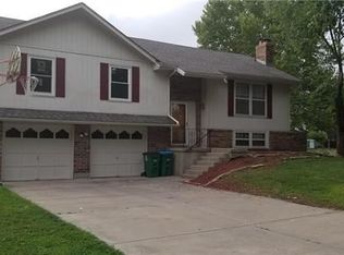 307 NW Moore St, Lees Summit, MO 64081