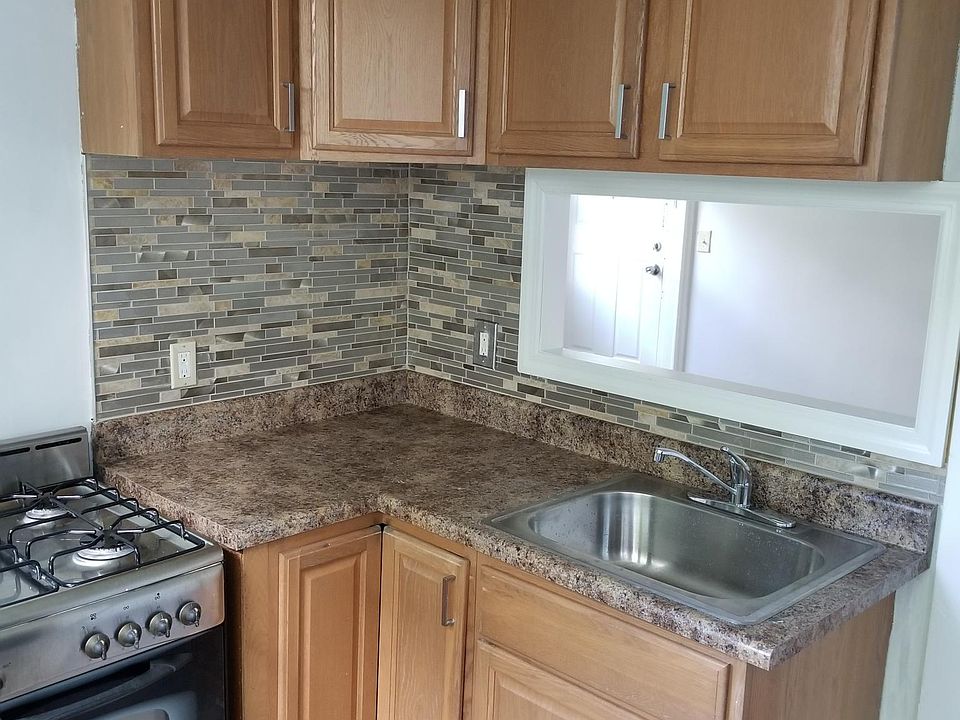 1st image of 93 Arsdale Ter Floor 3