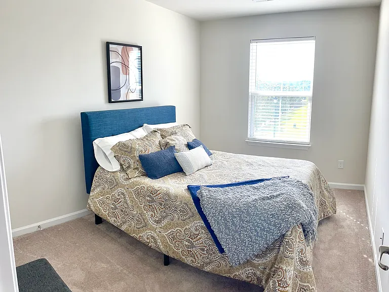 Guest room.