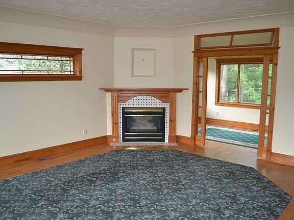 2nd image of 454 Pine Lake Ct