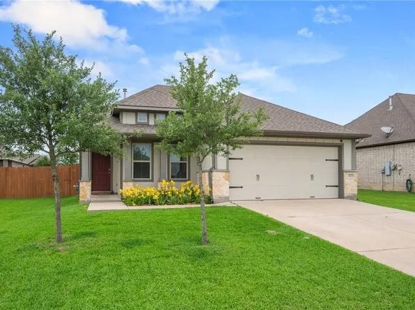 7406 Masters Dr, Navasota, TX 77868