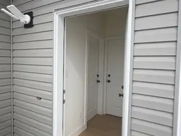 9844 155th St NW #1B, Edmonton, AB T5P 2L1