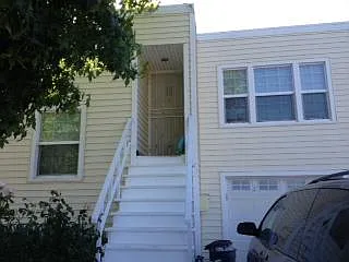 208 Evans Ave — Photo 4