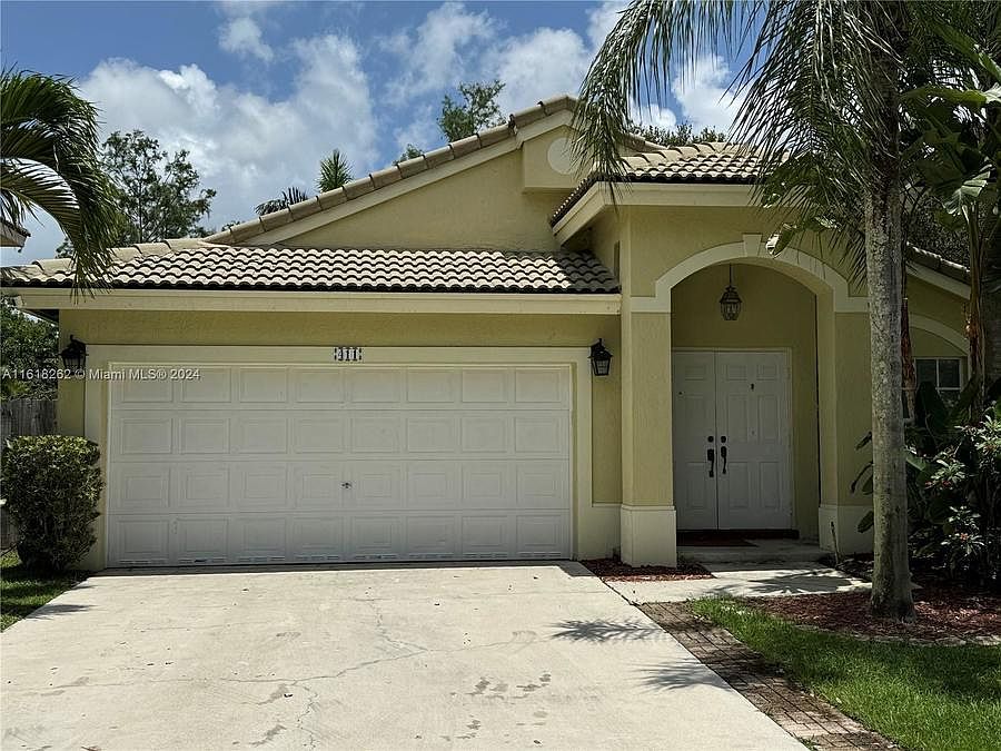 1st image of 411 SW 203rd Ave