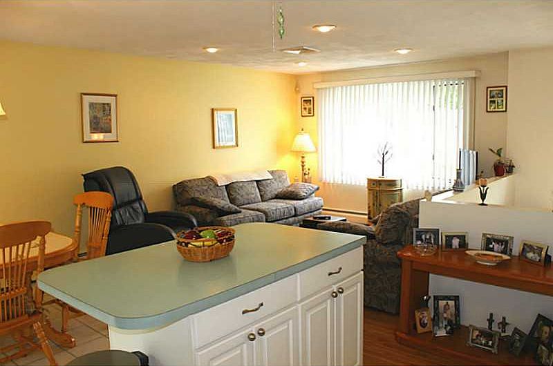 1st image of 33 Ann Dr