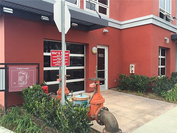 3rd image of 652 N Santiago St