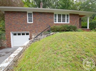 15 Pine Tree Rd, Lock Haven, PA 17745