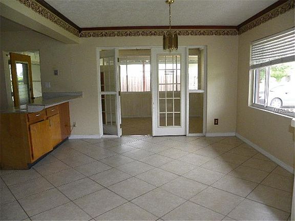 5th image of 7103 Alvina Way