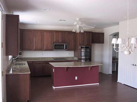 4th image of 1547 E CAROB Drive