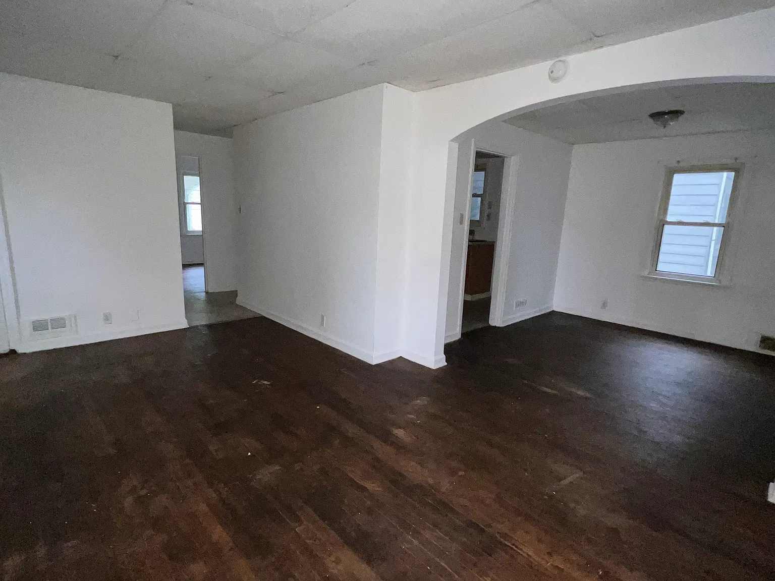 2 bed, 1020 sqft, $1,200 — Photo 3