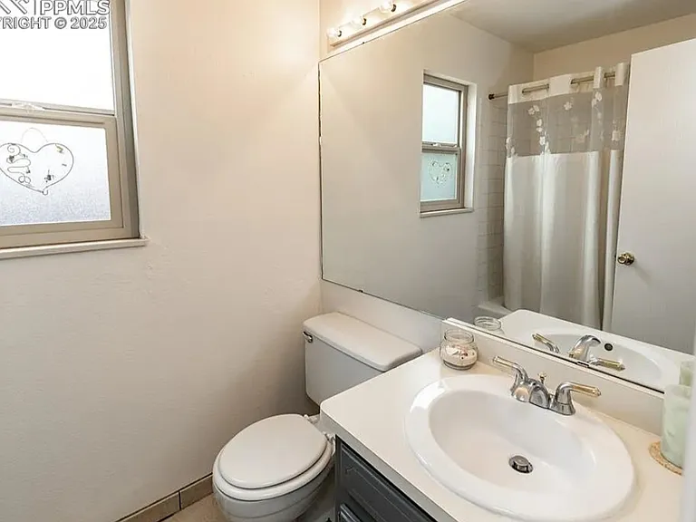 3924 Berkley Ct — Photo 8