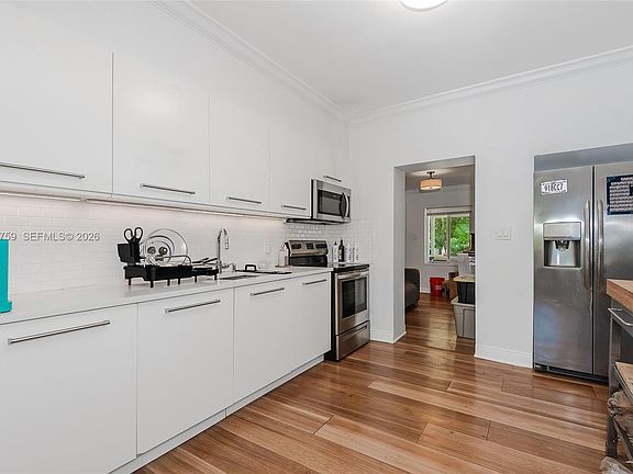 4th image of 6566 SW 52nd Ter