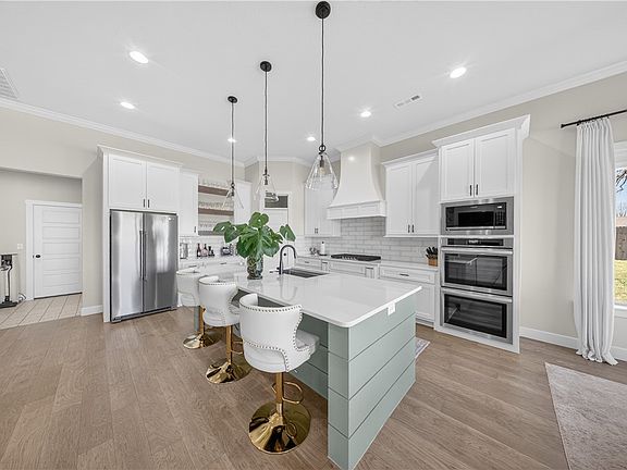 5th image of 5950 Poppy Ave