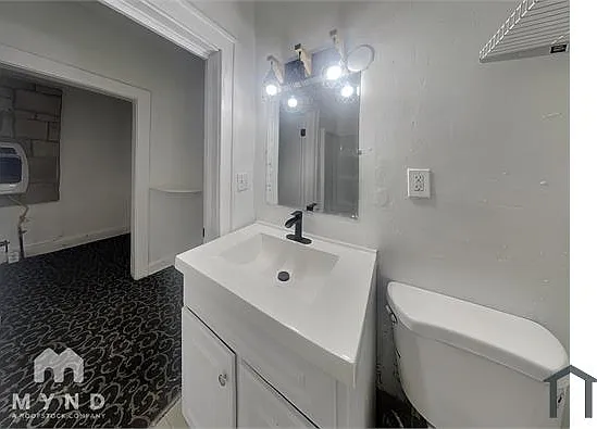 4319 E 56th St — Photo 12